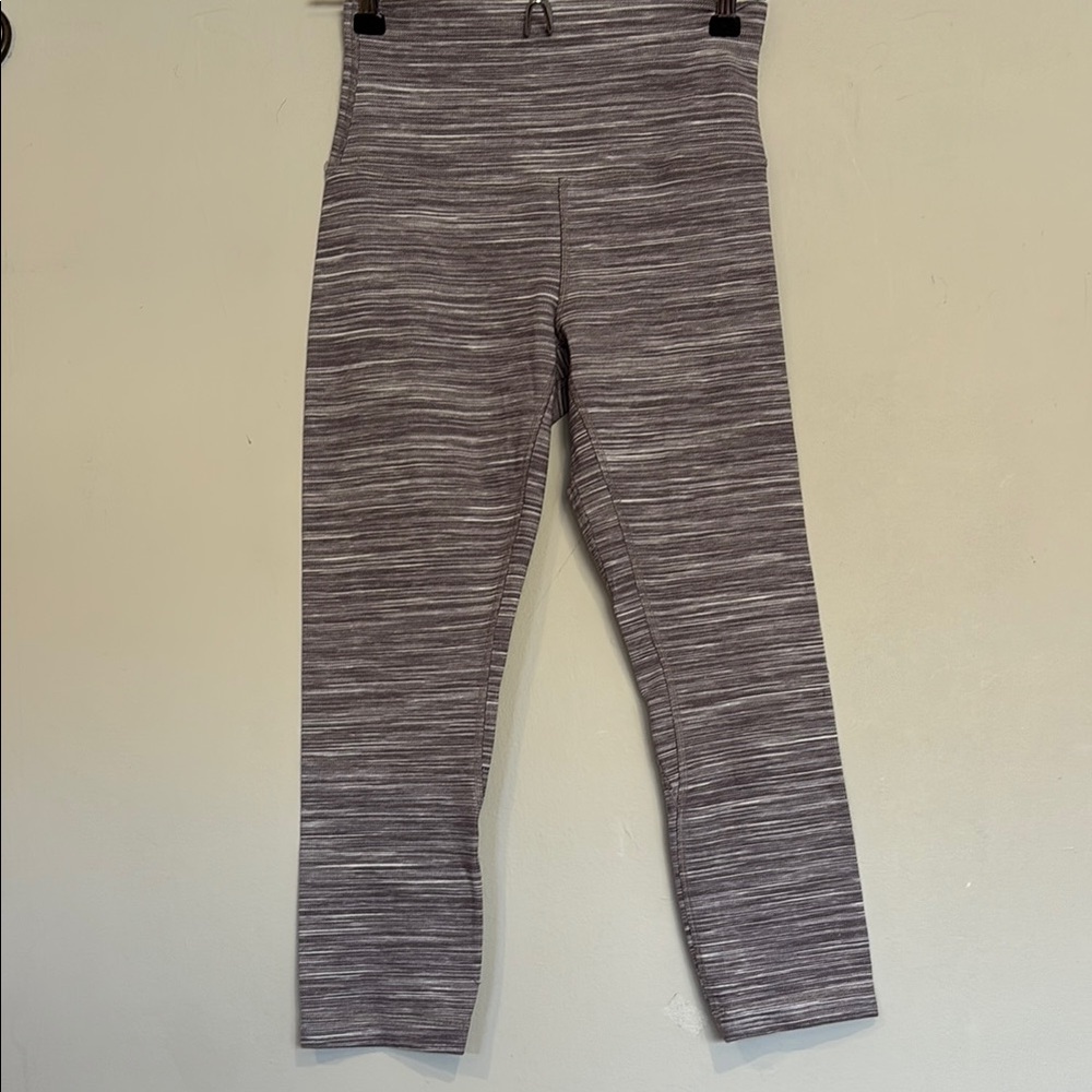 Lulu Lemon size 6 Grey leggings